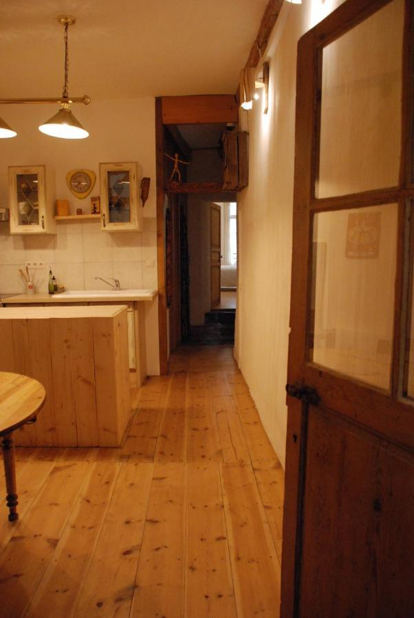Appartement De Charme Au Coeur D Une Cite Medievale Вільфранш-де-Конфлан Екстер'єр фото